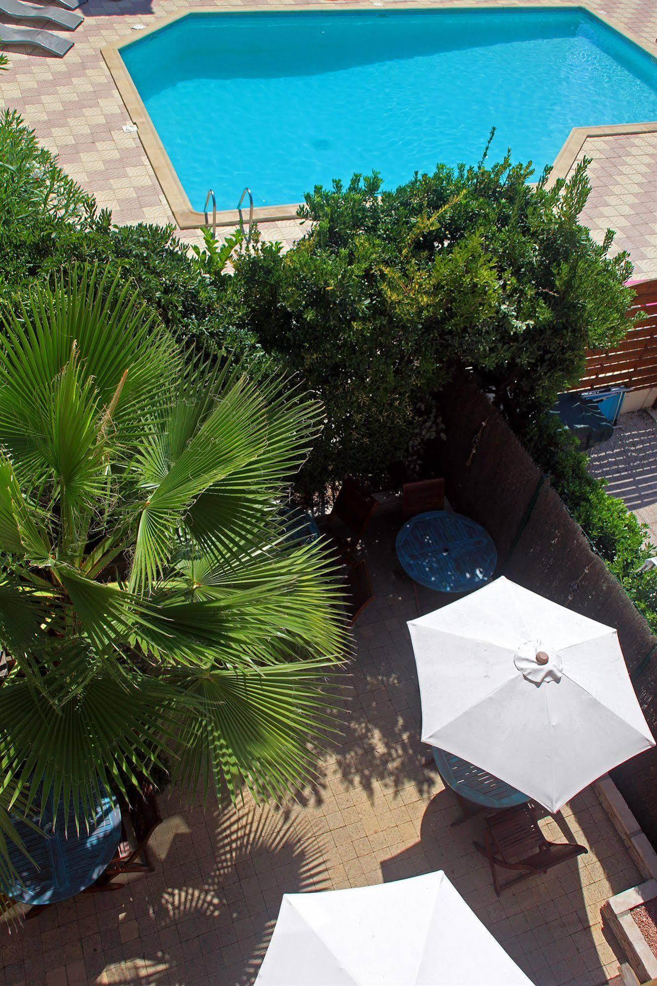 Hotel Les Grenadines Agde Exterior photo