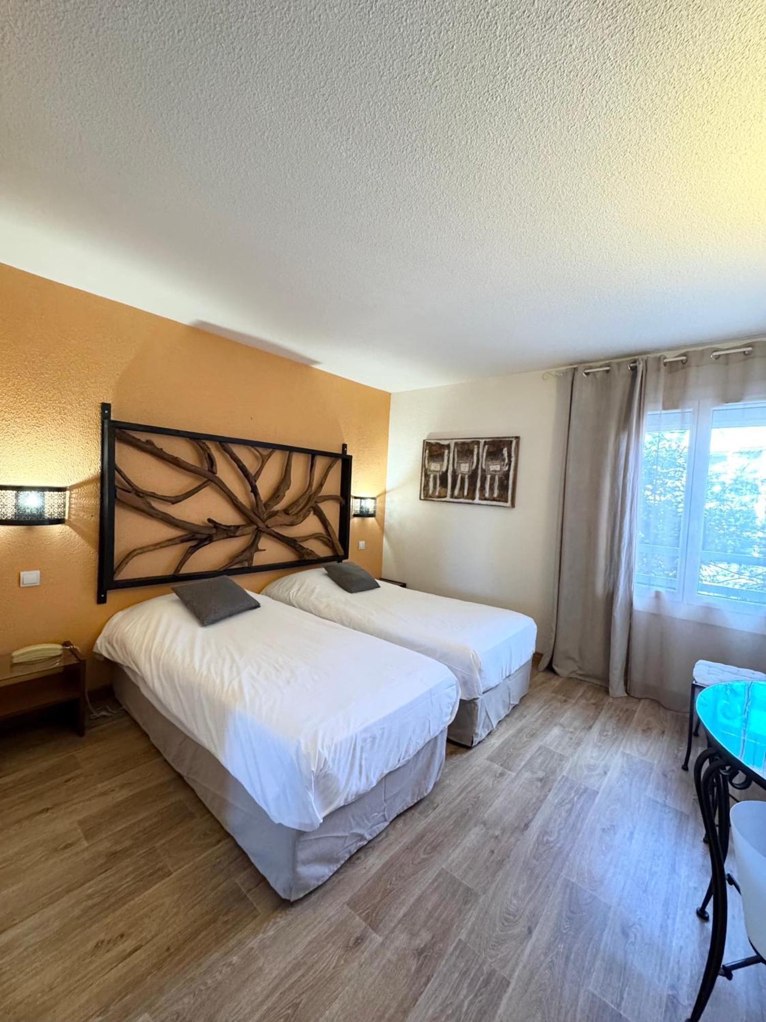 Hotel Les Grenadines Agde Exterior photo