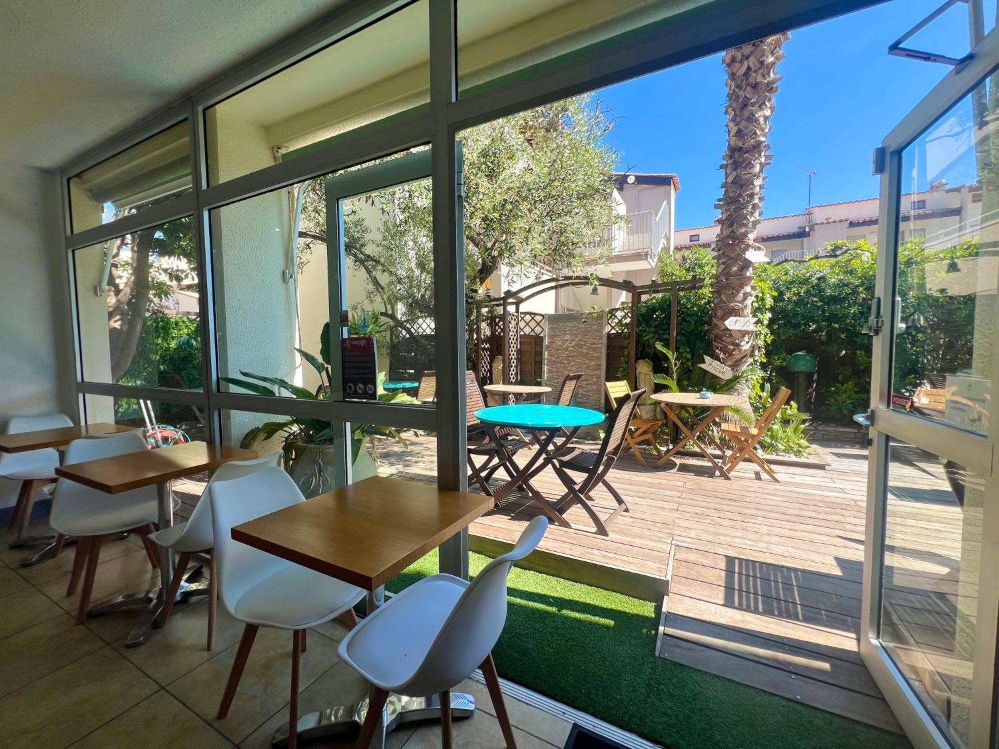 Hotel Les Grenadines Agde Exterior photo