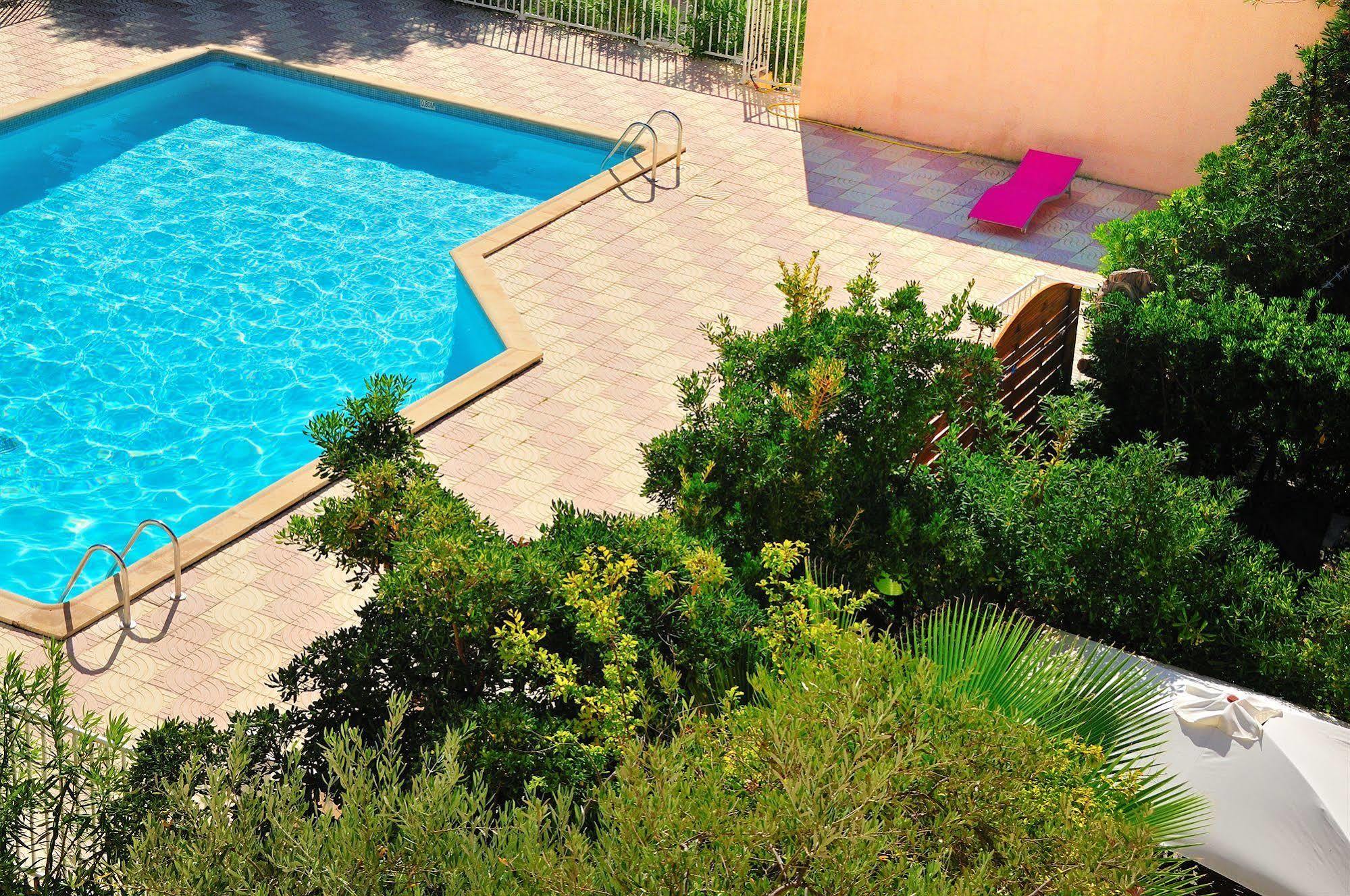 Hotel Les Grenadines Agde Exterior photo